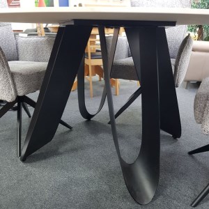 Akaso Ceramic Dining Table